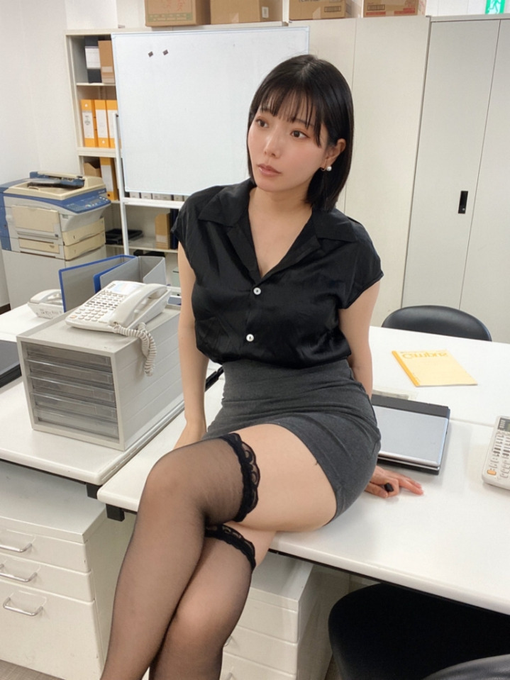 요즘 사람들이 진짜 모르는 몸매 색기 1티어 AV 배우.jpg