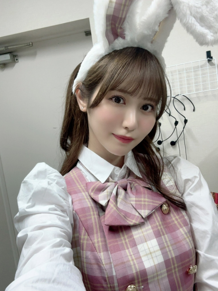 더 예뻐지고 몸매도 좋은 AV 배우.jpg 