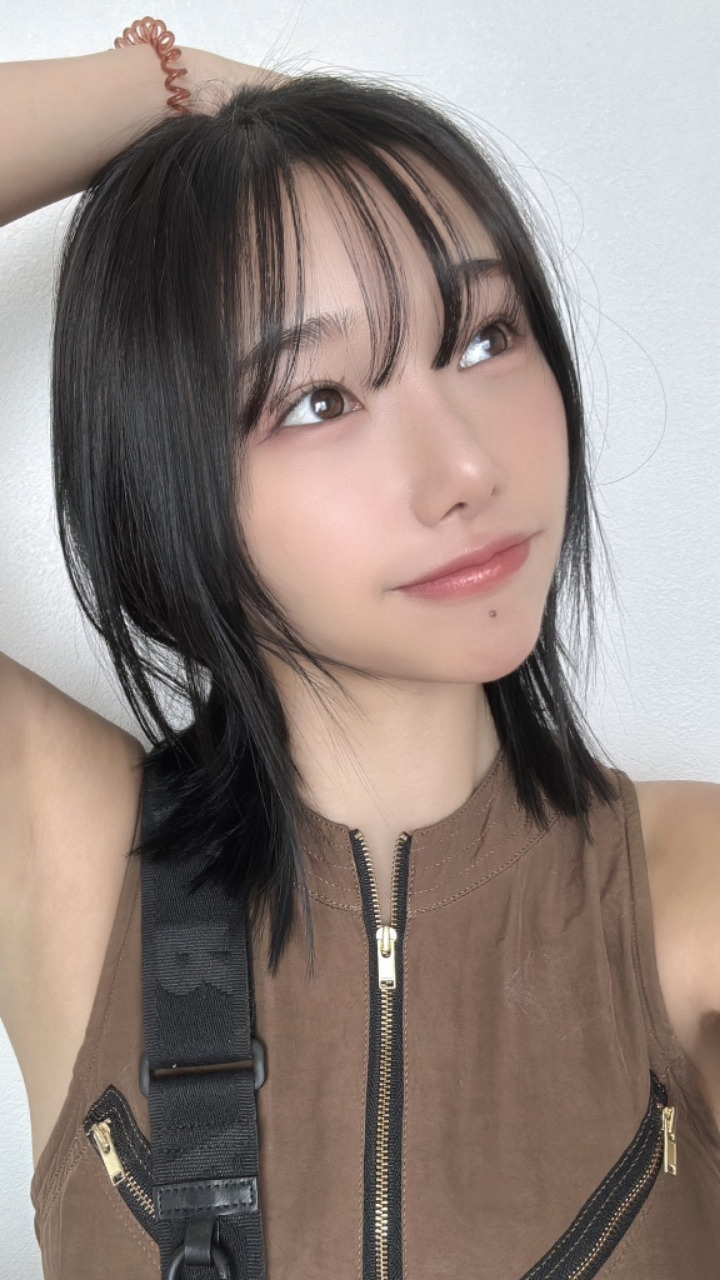 운동 많이 해서 복근이랑 골반 라인이 지리는 AV 배우.jpg 