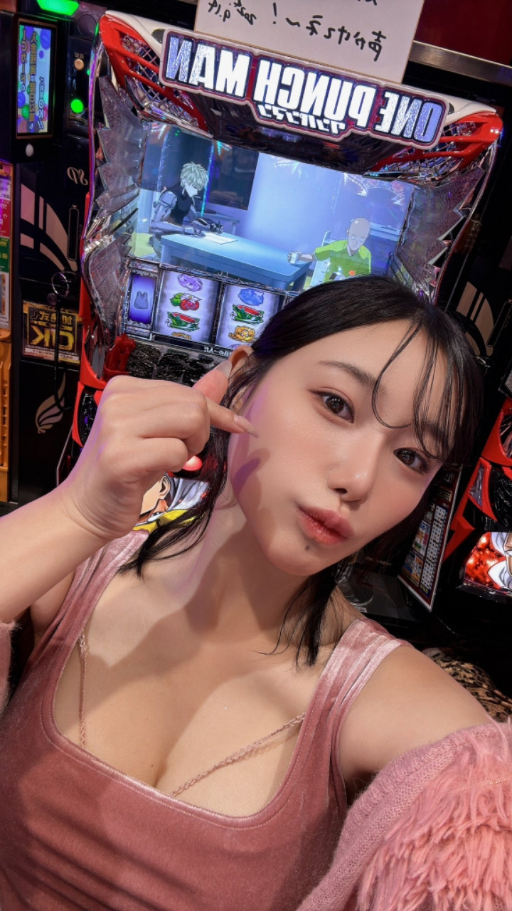 운동 많이 해서 복근이랑 골반 라인이 지리는 AV 배우.jpg 