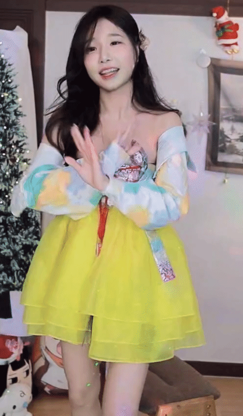 한복 입은 수련수련.gif 