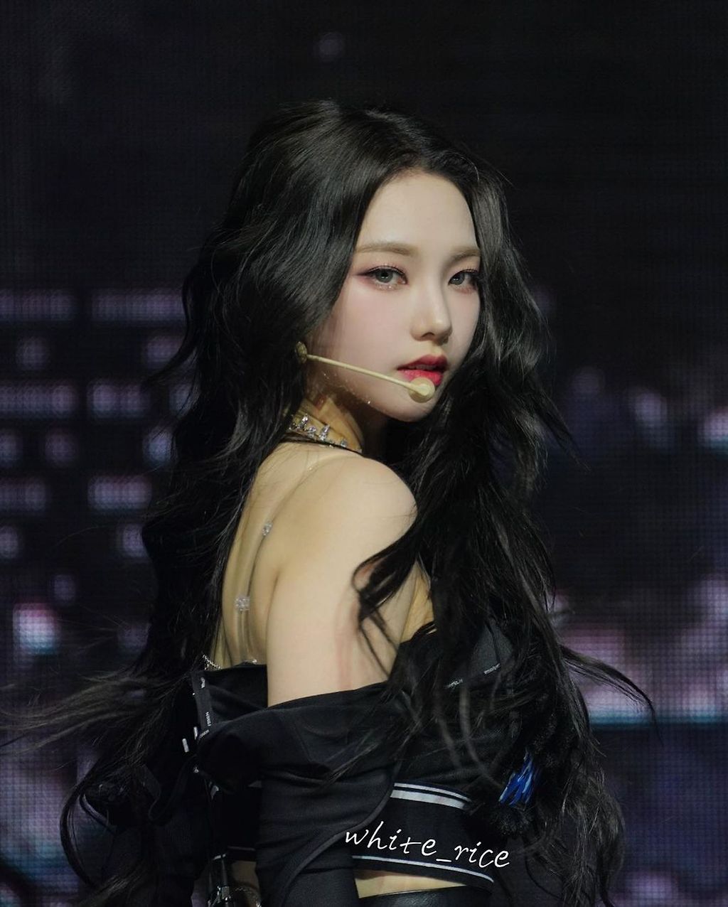 LA에서 에스파 카리나