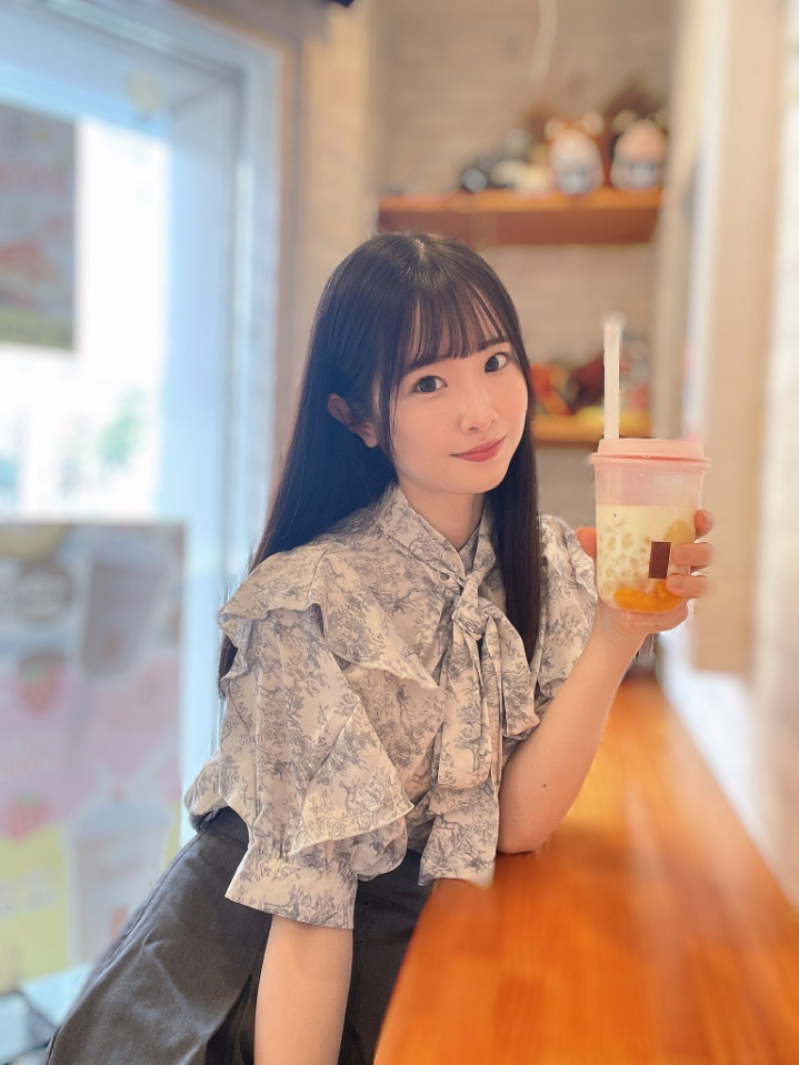 요즘 fc2에서 넘어와서 대박 성공한 AV 신인 배우.jpg 