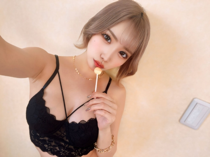 허리놀림이 장난 아닌 요망한 AV 신인 배우.jpg 