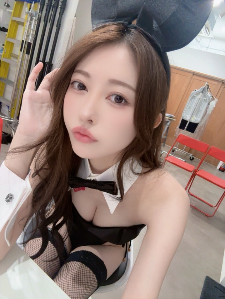 색기 있고 다리라인이 GOAT인 AV 배우.jpg 