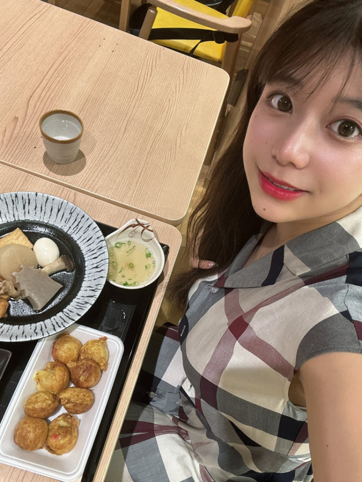 이쁘고 몸매도 좋고 연기 잘하고 키스 잘하는 AV 신인 배우.jpg 