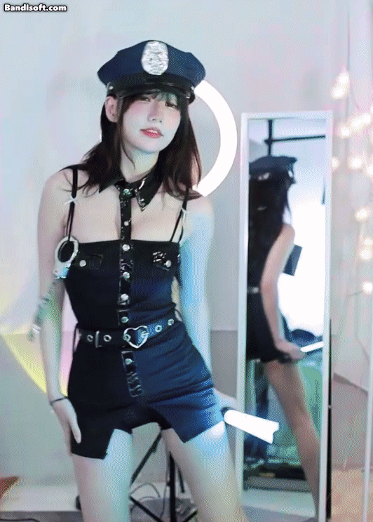 경찰 코스프레 마젠타.gif 