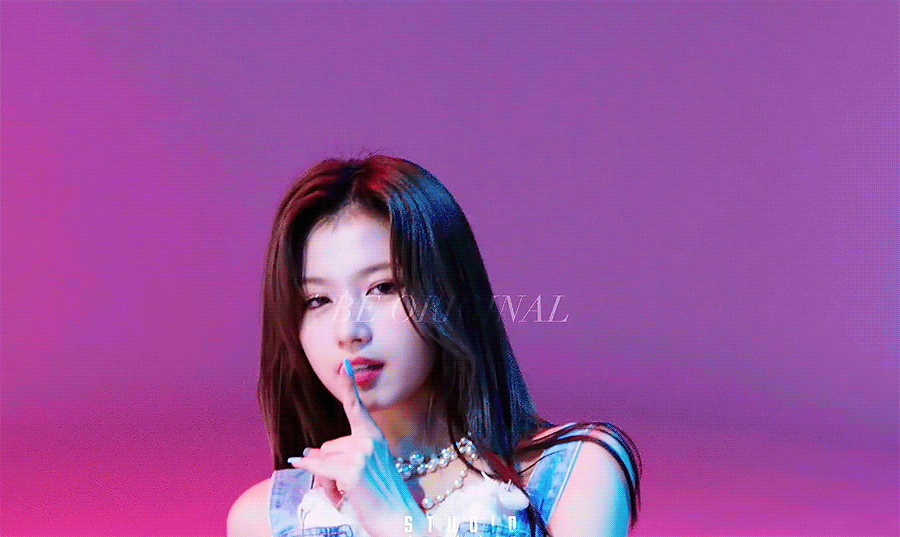 컴백한 트와이스 사나의 분위기 - 꾸르