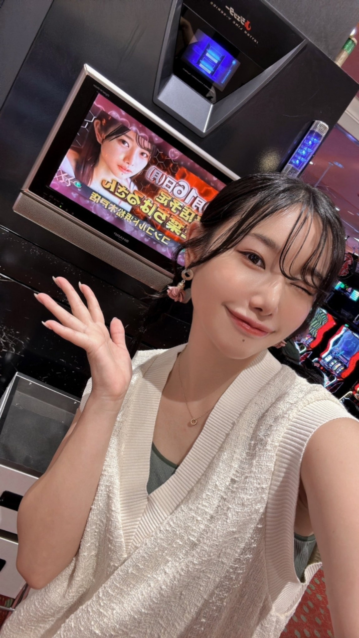 운동 많이 해서 복근이랑 골반 라인이 지리는 AV 배우.jpg 
