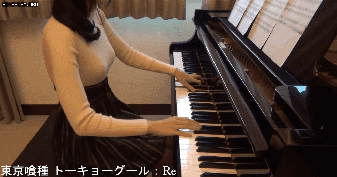 피아노 치는 일본 유튜버.gif 피아노 치는 일본 유튜버 - 