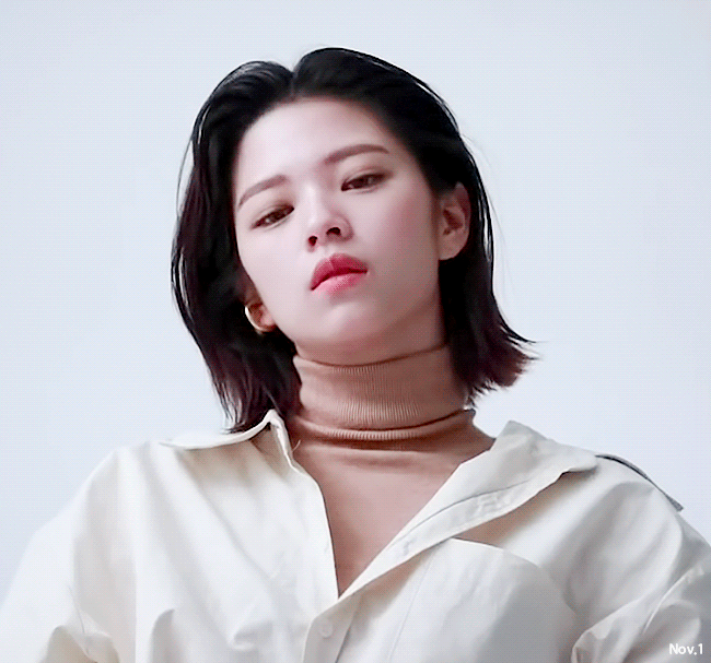 트와이스 정연 데뷔 후 첫 단독 화보 - 꾸르