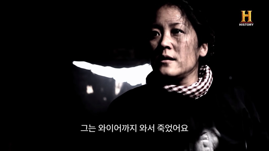 베트콩 최강 여성 저격수 아파치 저격 작전 - 꾸르