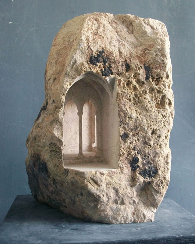 온갖 돌로 중세시대 건물 내부를 조각해내는 남자 - 꾸르