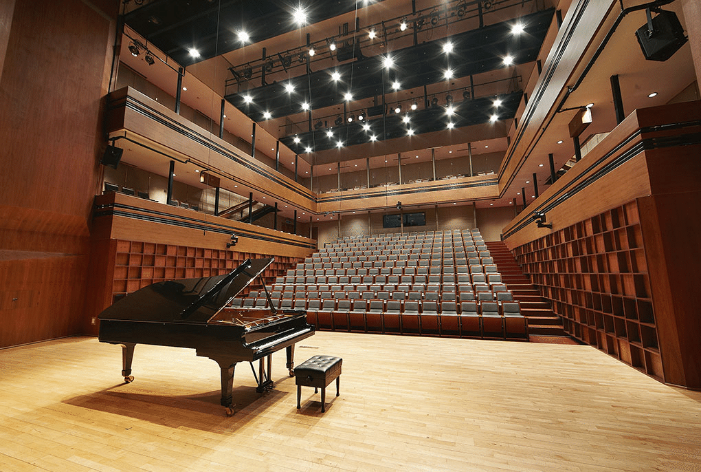 3. 리사이틀홀.gif