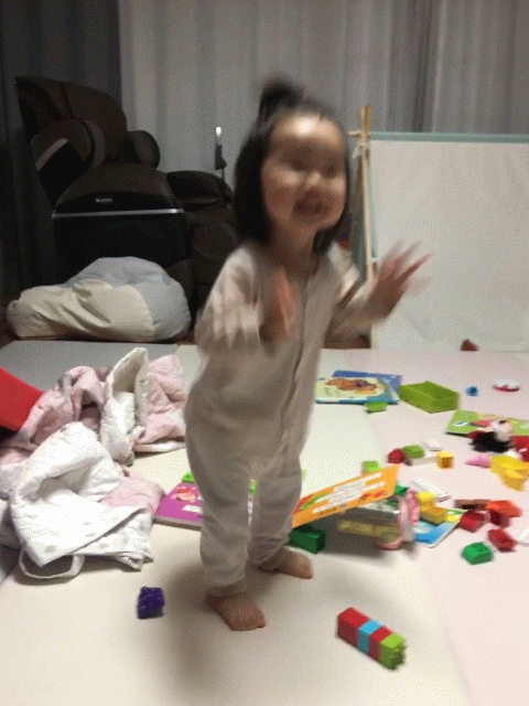 댄스 삼매경.gif