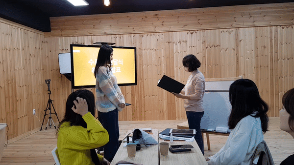 ezgif.com-video-to-gif (12).gif