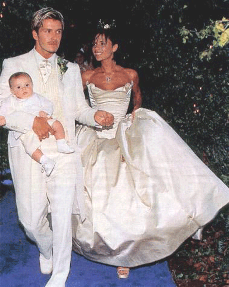 celebrity-wedding-david-victoria-beckham_450x564.gif