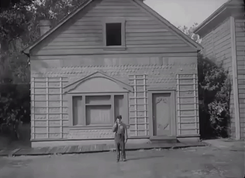 GIF_of_Buster_Keaton_in__The_General,__1926.gif