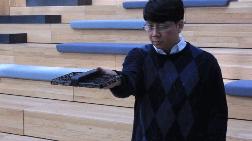 4.Hover Camera - Release & Hover (big).gif