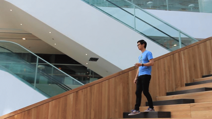 6.Hover Camera - Follow Your Face.gif