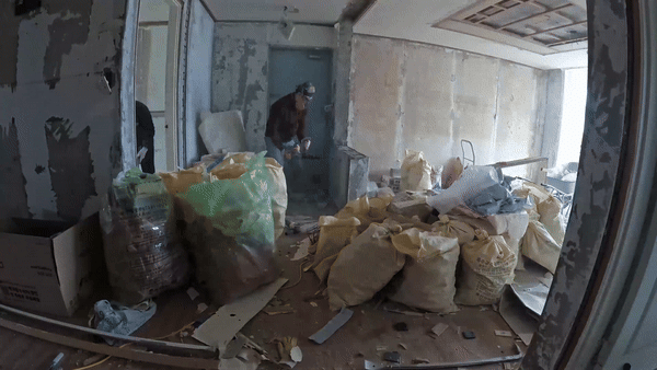 현관벽 철거 GIF.gif