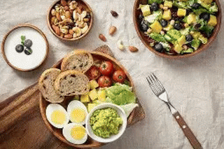 20250720_1652_Colorful Balanced Meal_simple_compose_01k0msqwv7e2f82z9m7tpsv9my.gif