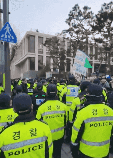 Honeycam 2025-03-04 22-50-37.gif