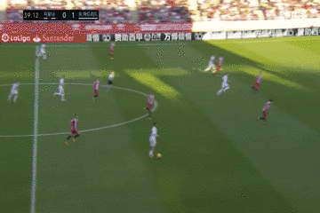 측면 활용 공격.gif