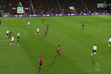 체임벌린 공간 드리블.gif