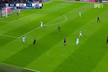 맨시티 탈압박.gif