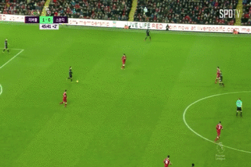 체임벌린 중원싸움2.gif