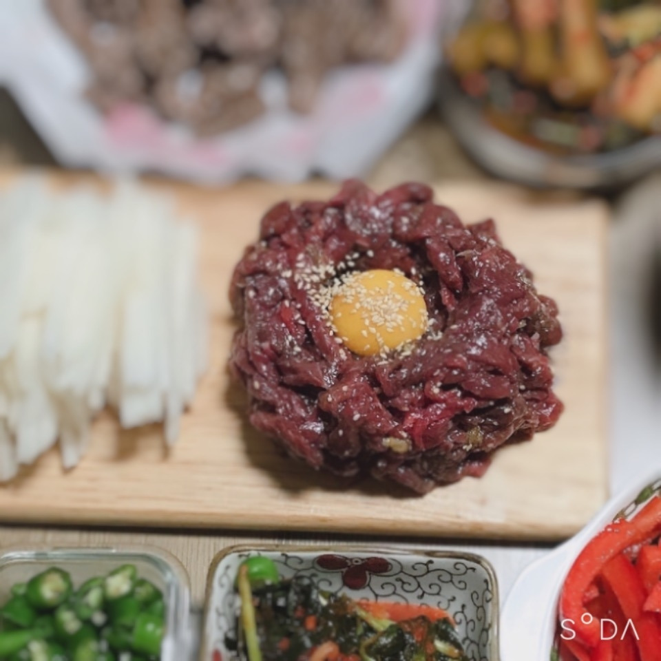 05화 ‘보름달 품은 육회’는 유쾌하다
