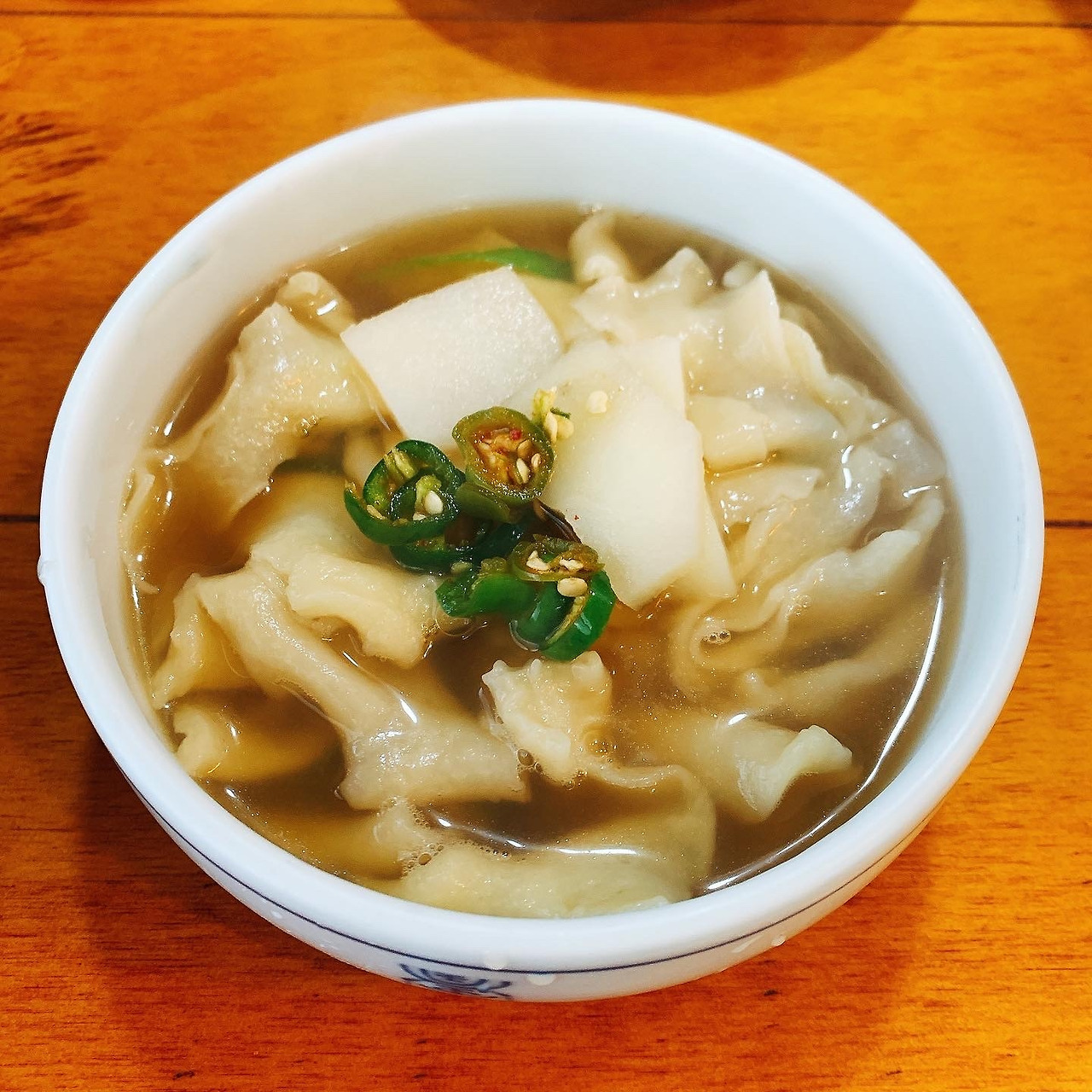 비 오는 날이면 생각나는 수제비와 보리밥