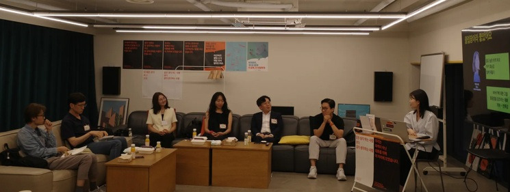 트레바리 클럽장_듣는중.jpg