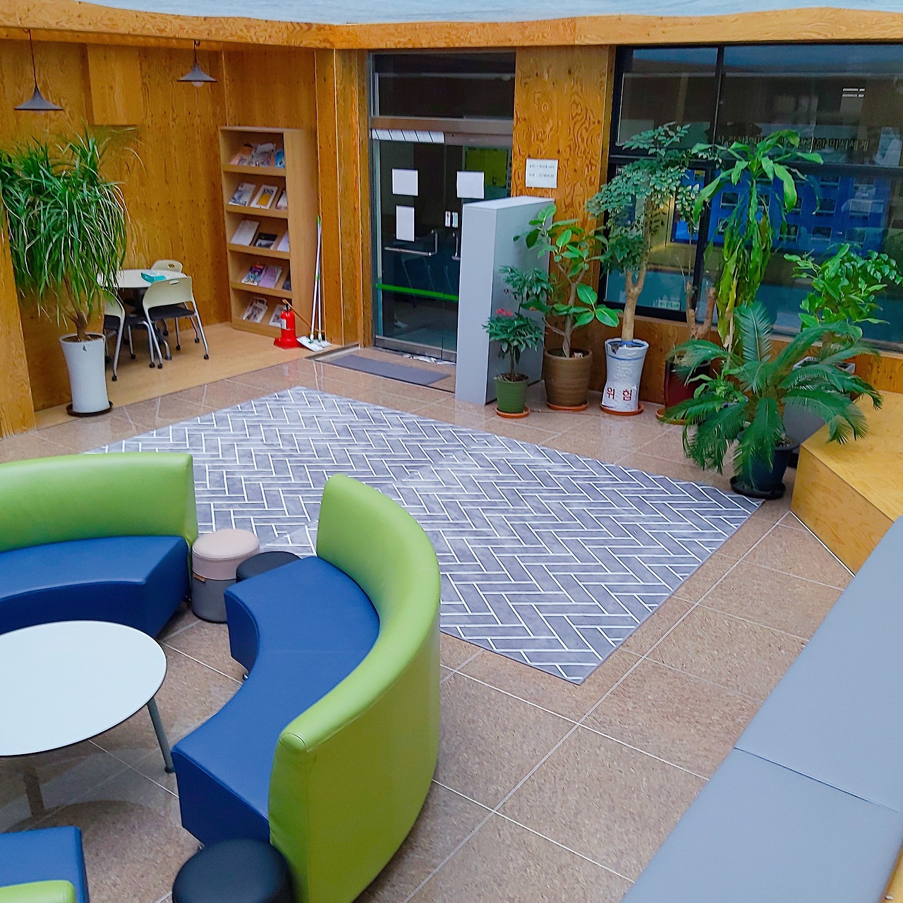 북카페-사후 (2).jpg