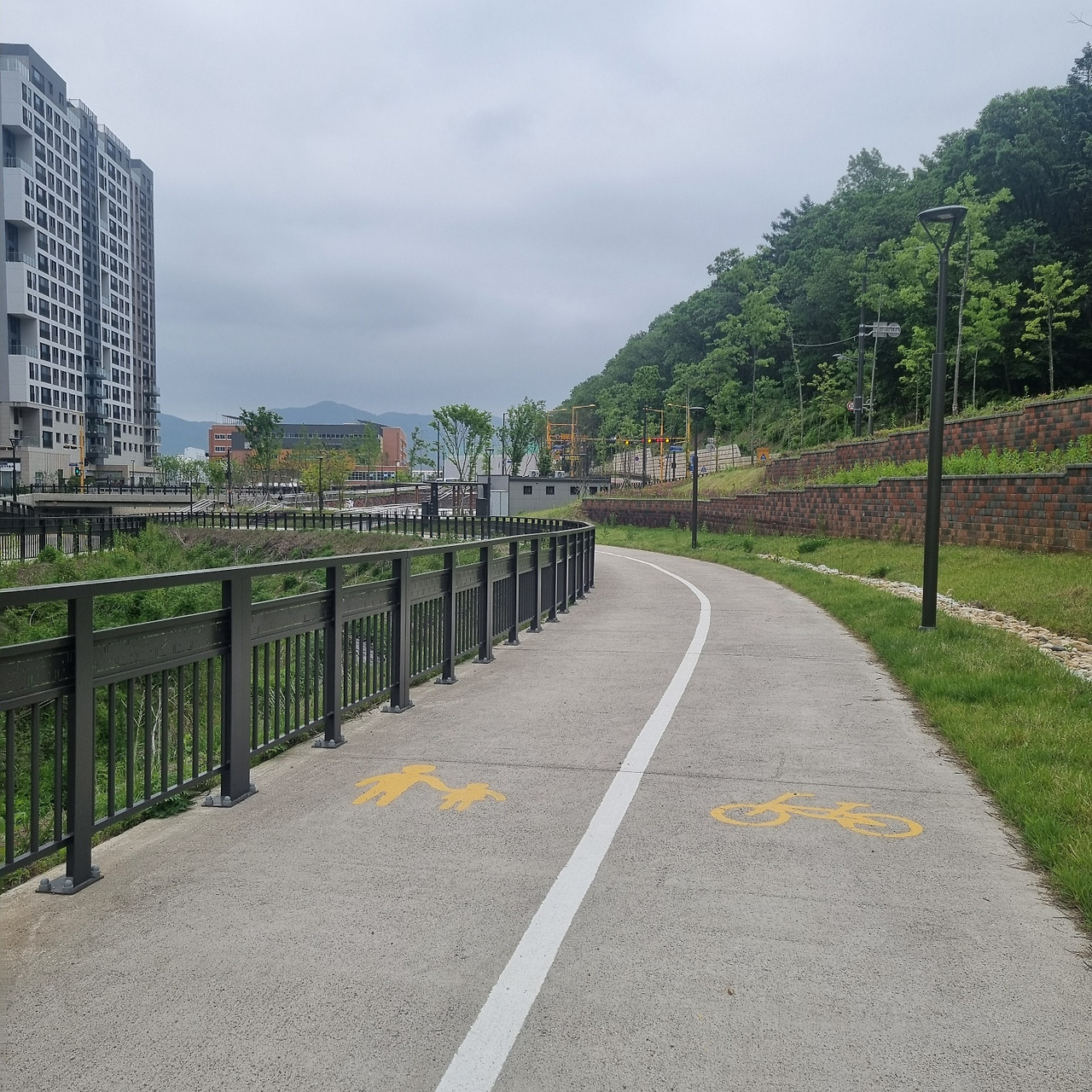 산책로.jpg