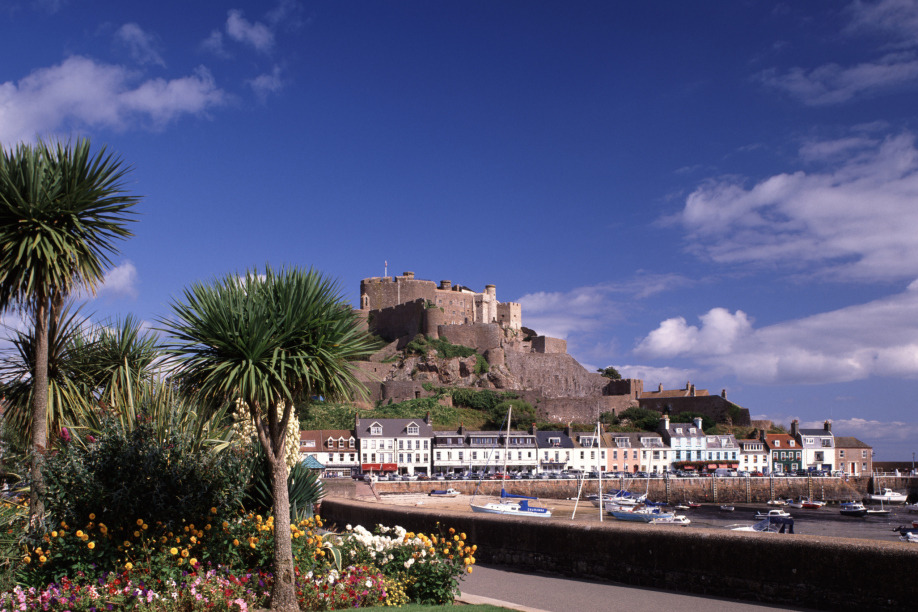9gorey-promenade-and-mt-orgueil-castle-3.jpg