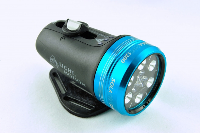 sola-dive-light-and-motion-sideview-e1296060866663.jpg