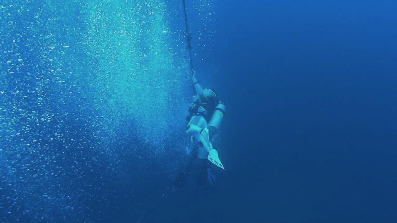 going down along rope.jpg