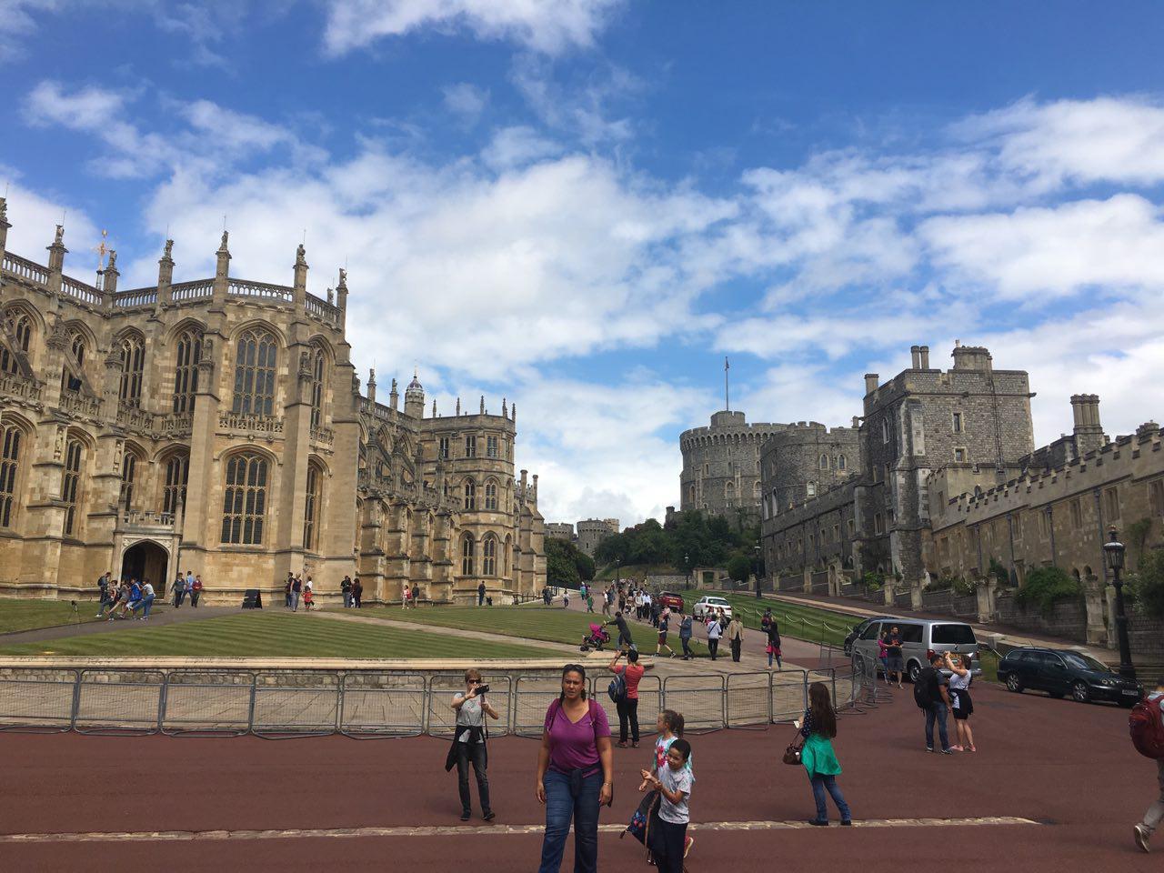 성 안 풍경.jpg