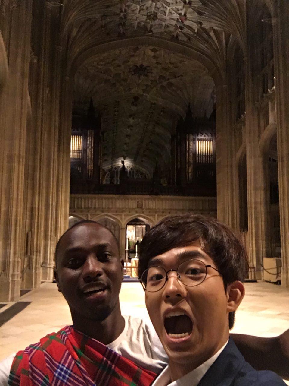 마사이족 복장입은 레이.jpg