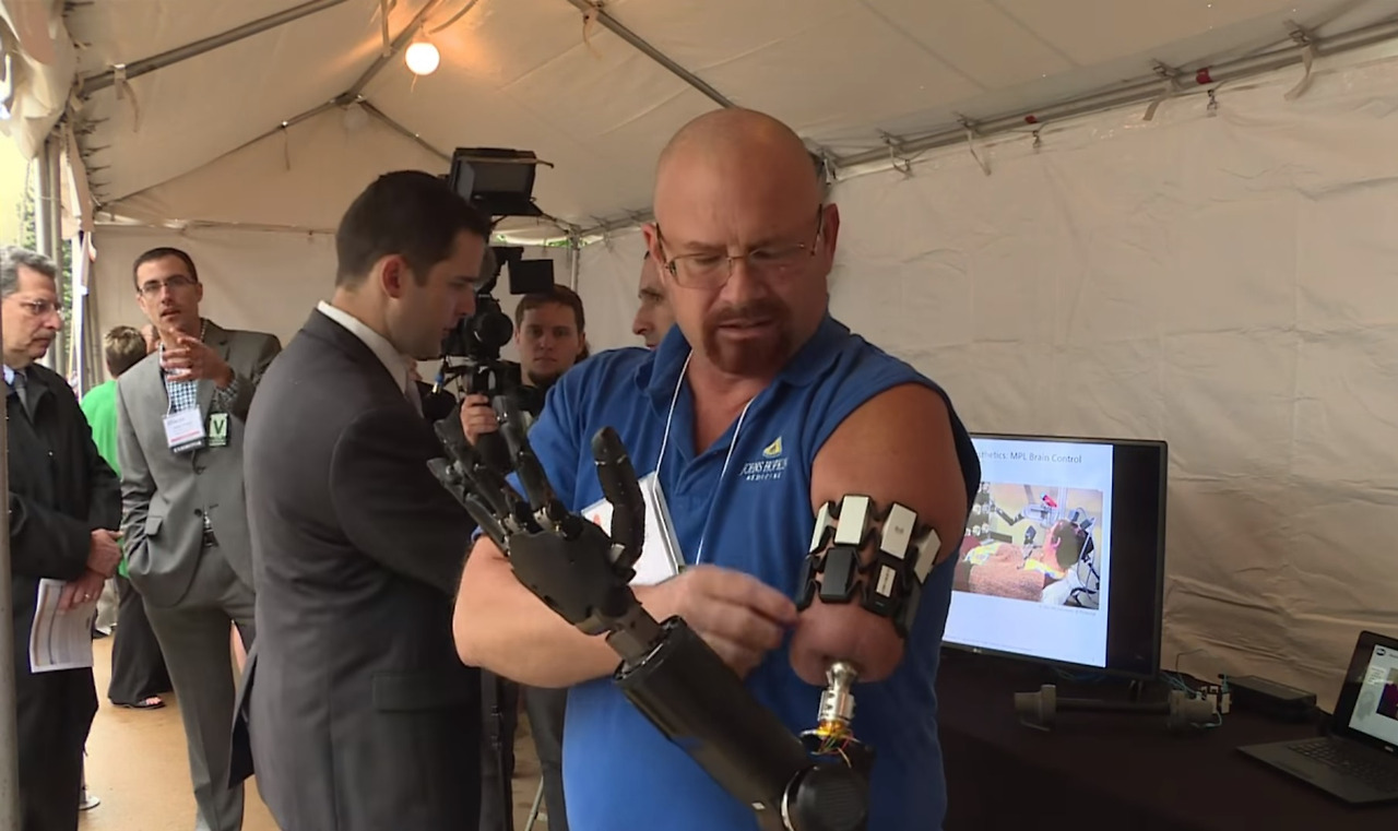 DARPA-Cyborg-Arm.jpg