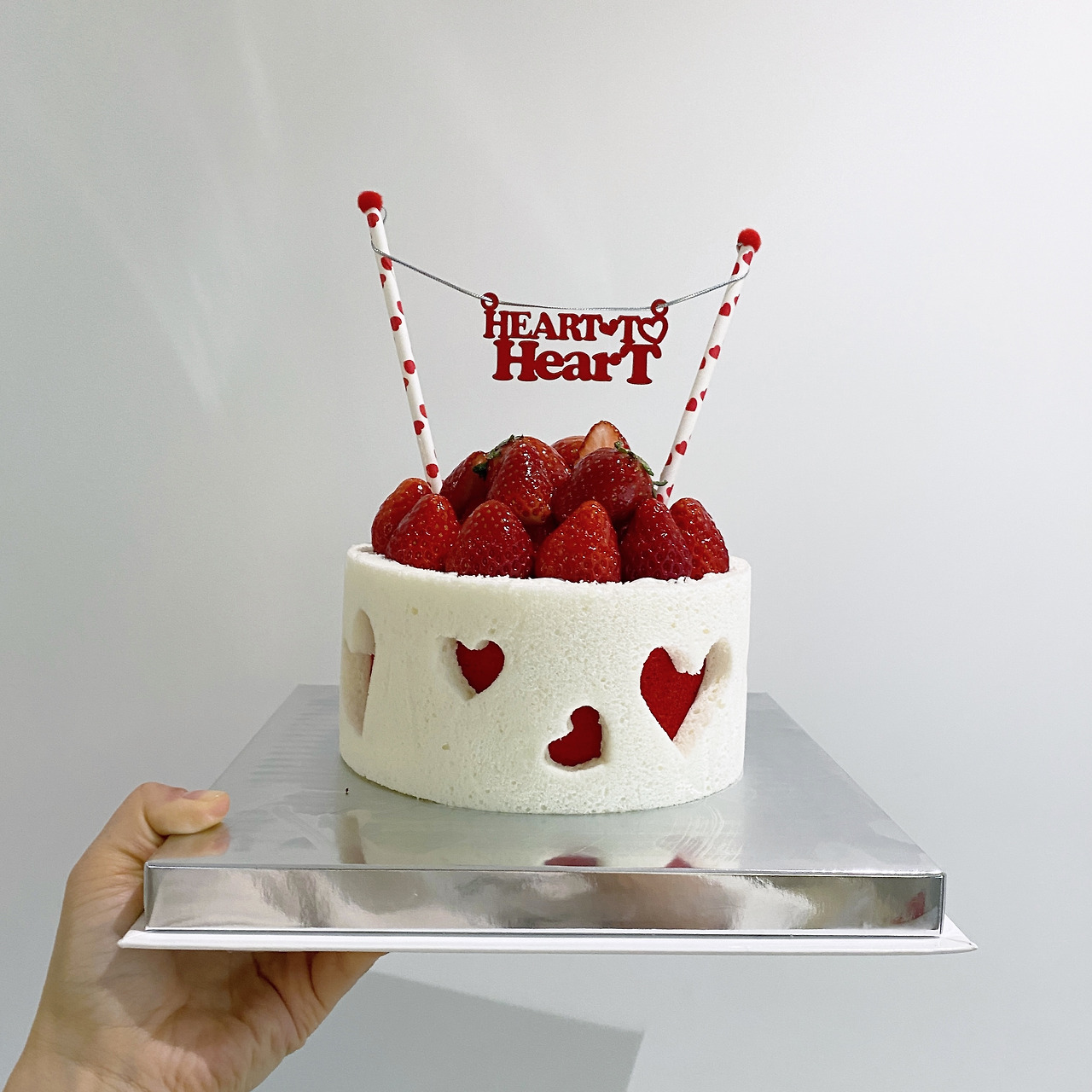 2. 선물도, 케이크도 많을 수록 좋아요.jpg