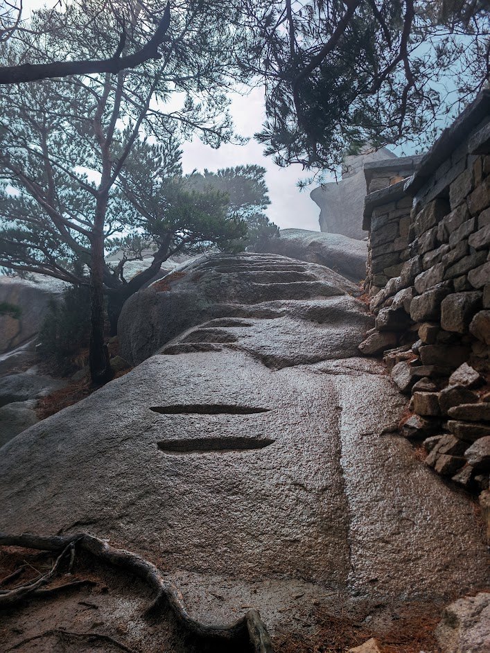 북한산 원효봉부터 백운대까지 꽃길과 눈길2-4.jpg