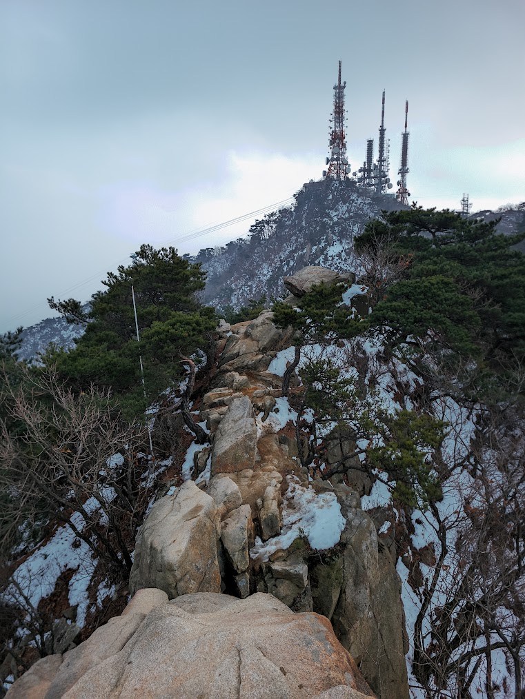 어떤 등산화를 얼마에 삽화1.jpg