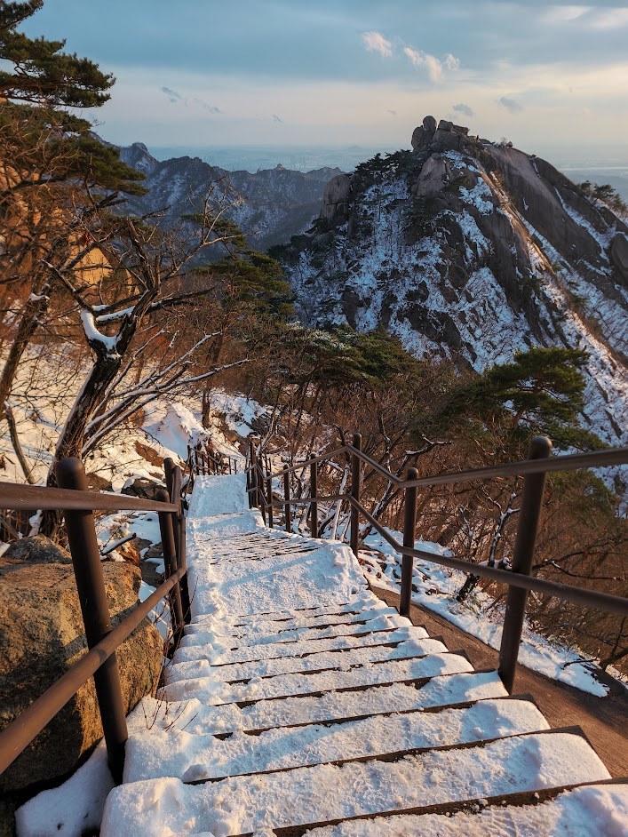 북한산 원효봉부터 백운대까지 꽃길과 눈길4-4.jpg