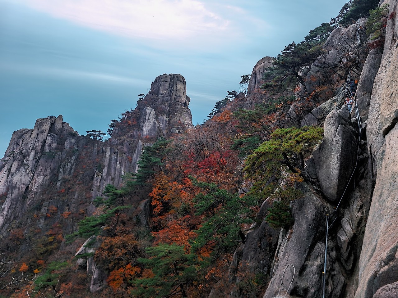 도봉산 만월암의 단풍 계단 2-5.jpg