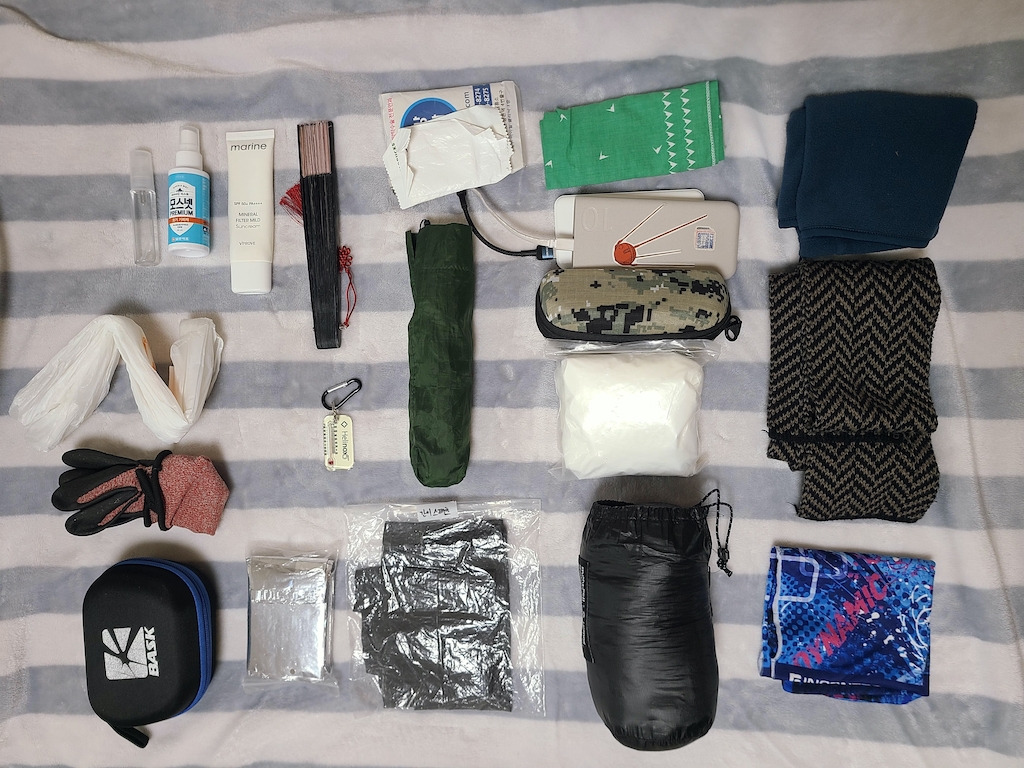 왓츠 인 마이 등산 배낭 2.jpg