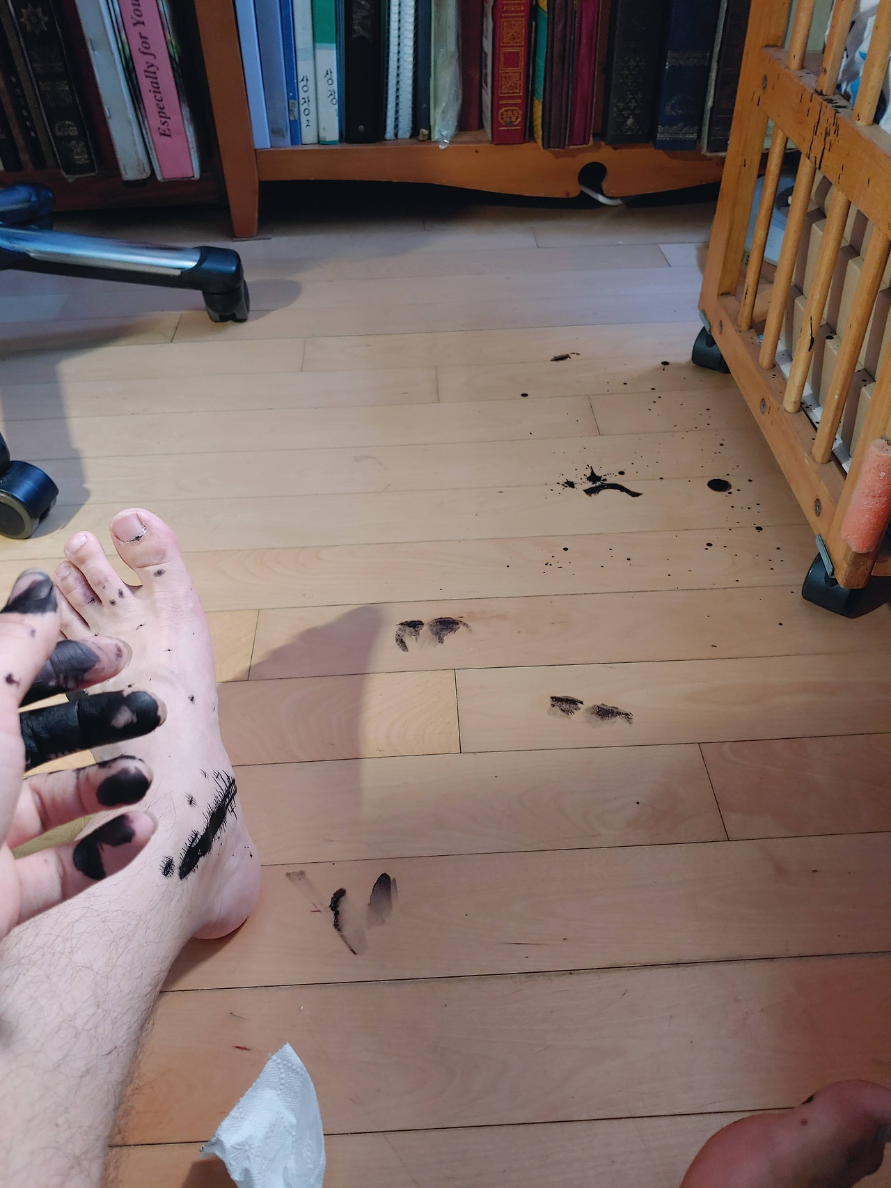 프린터 수리 도중의 참상.jpg