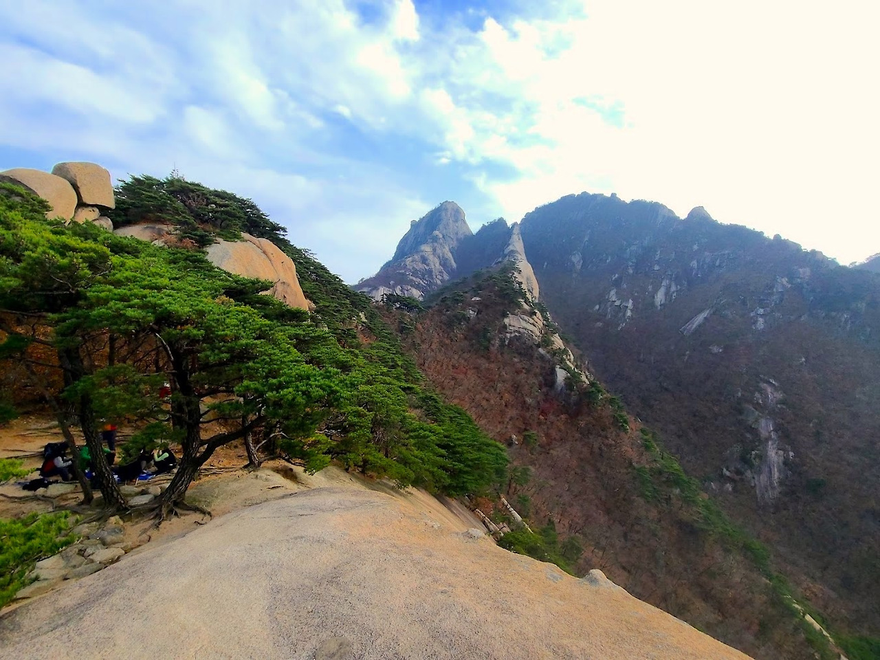 북한산 숨은벽2-1삽화.jpg